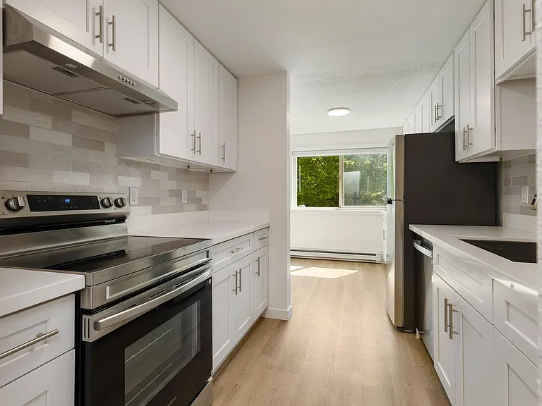 Lawton Park Villas- One month free- 2 Bed / 2 Bath Space to Live, Room to Breathe, All Yours. Mag... — Photo 31