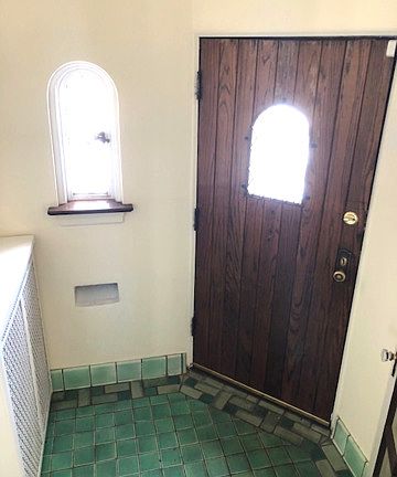 3rd image of 335 Glendenning Pl