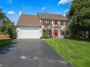 5 Henley Pl, Pennington, NJ 08534