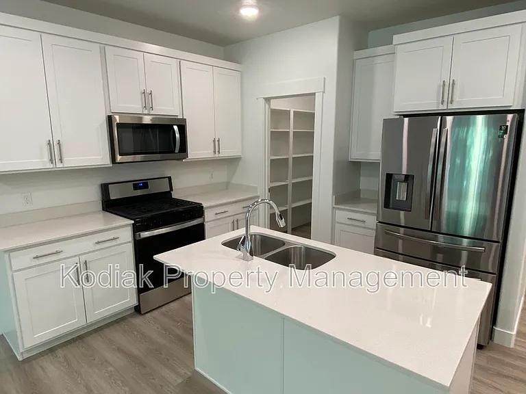 1158 N 1880 W — Photo 4