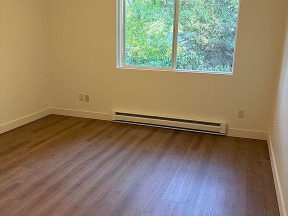 3rd image of 10144 NE 187th St APT 54