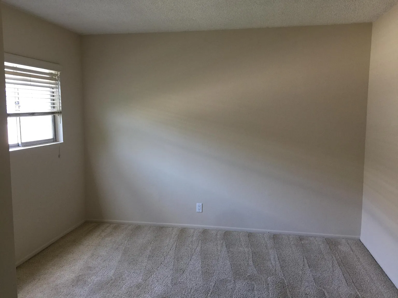 2 bed, 850 sqft, $2,499 — Photo 4