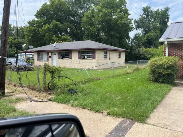 413 Martin Luther King Dr, Marksville, LA 71351