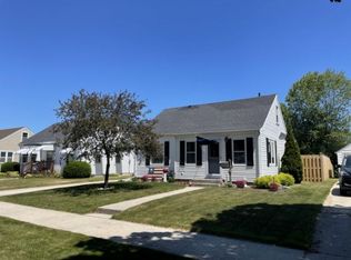 427 S 30th St, Manitowoc, WI 54220