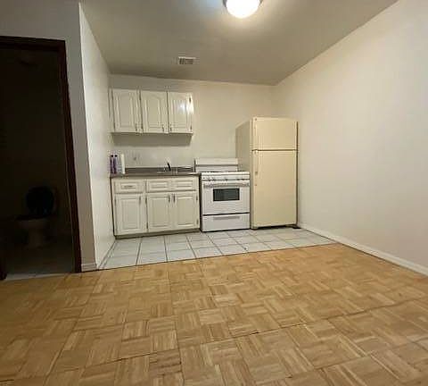 2nd image of 1218 Manor Ave #1