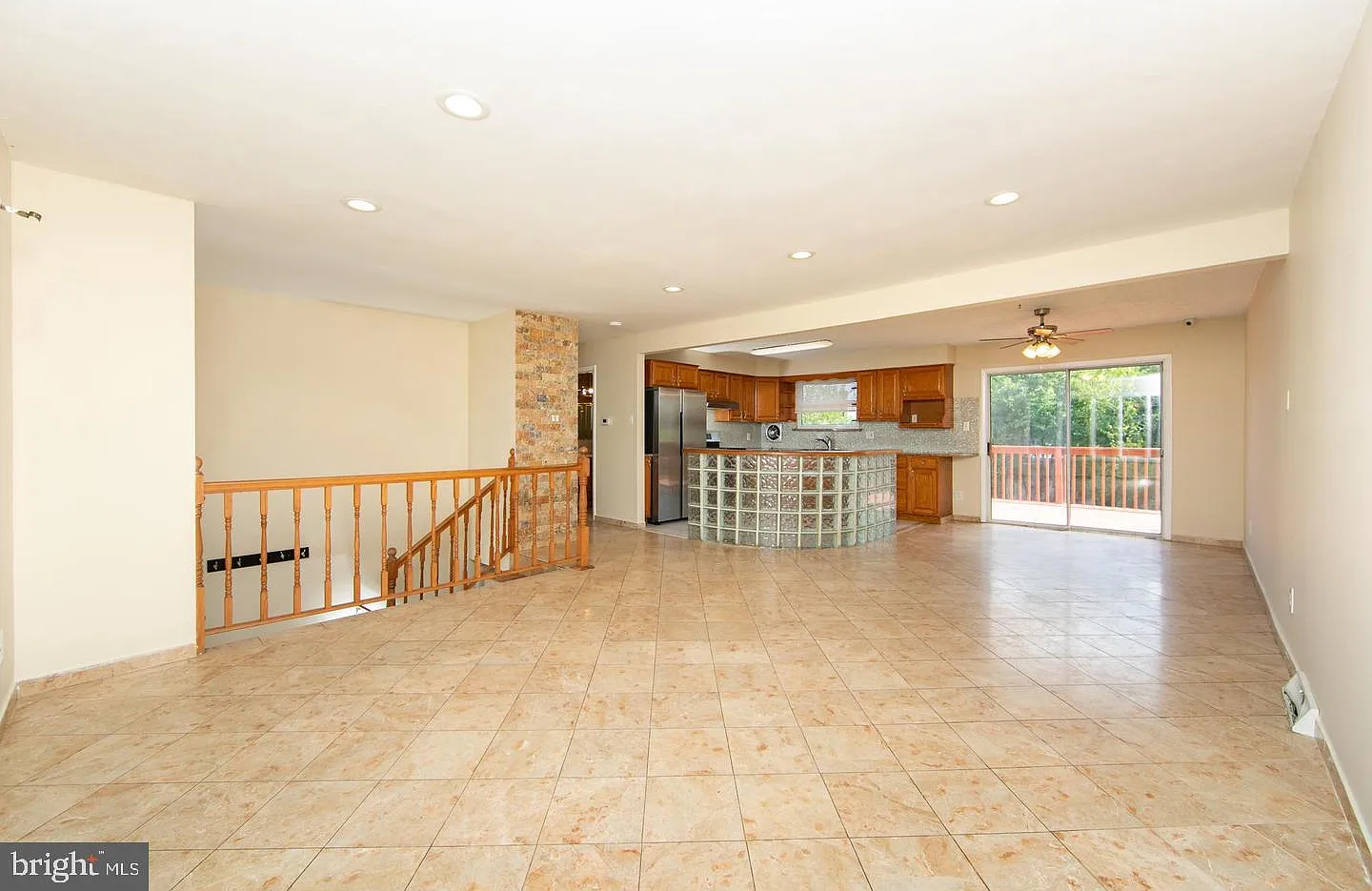 4 bed, 3.0 bath, 1938 sqft, $3,600 — Photo 4