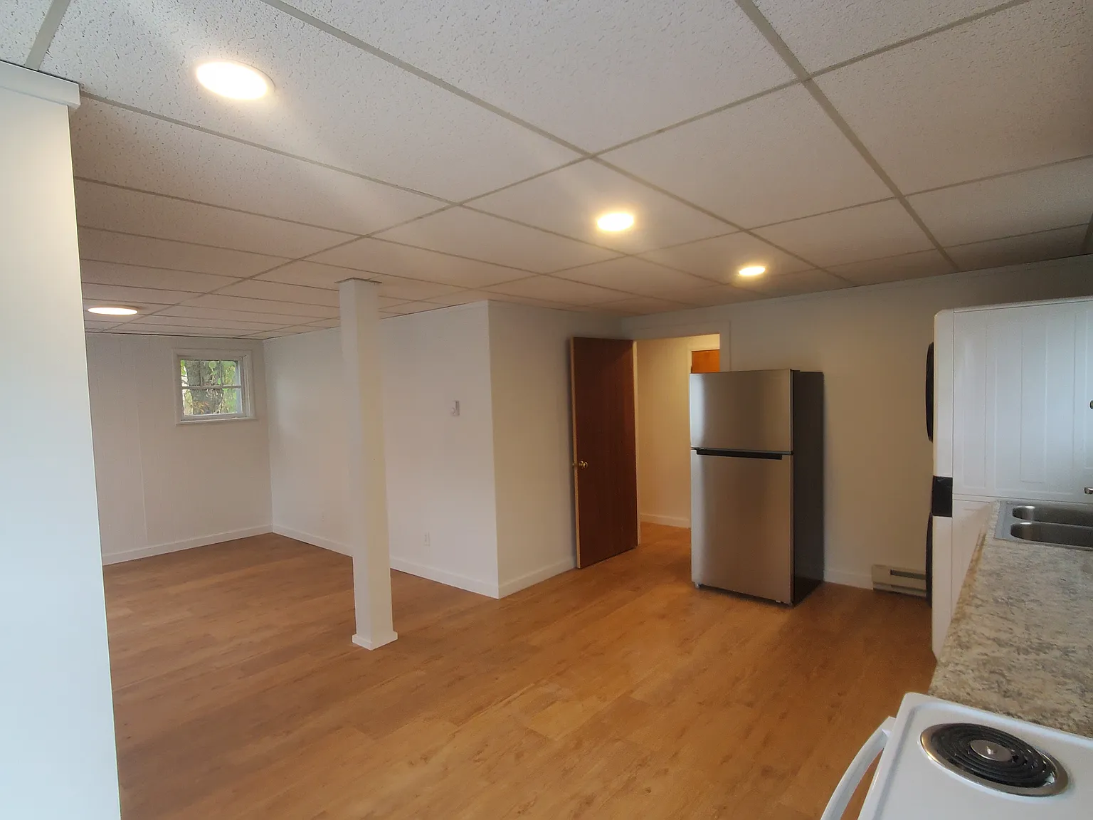 1 bed, 450 sqft, $1,000 — Photo 2