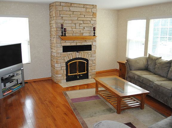 2nd image of 16338 Heron St