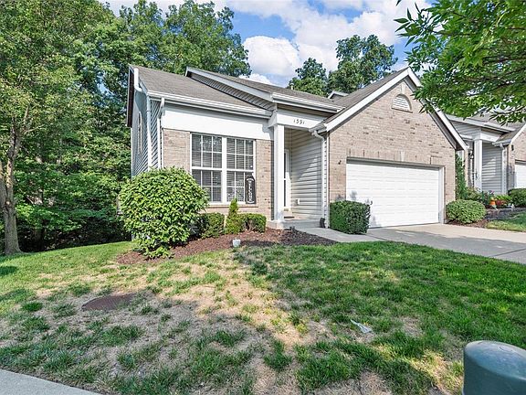 3rd image of 1391 Parkview Estates Dr