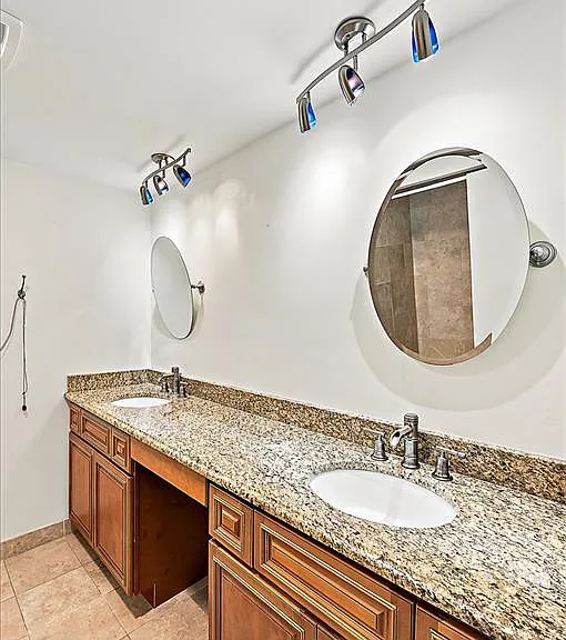 980 Sandhurst Rd — Photo 34