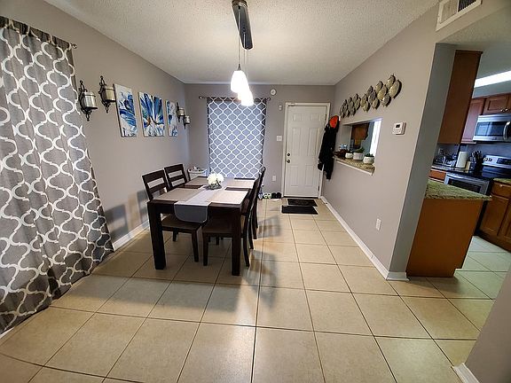 3rd image of 4117 Chateau Blvd APT A