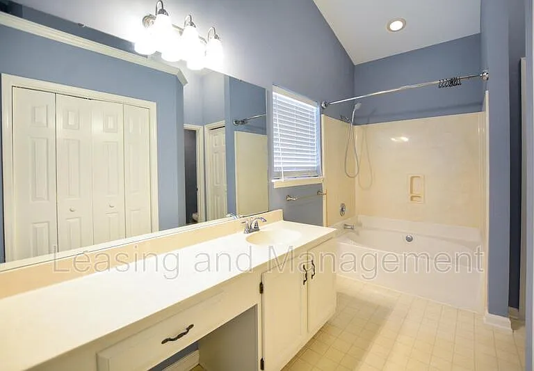 606 Portico Park — Photo 13