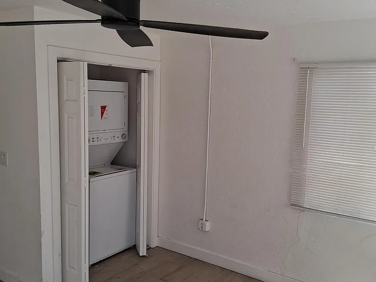 1322 W Roosevelt St #9 — Photo 3