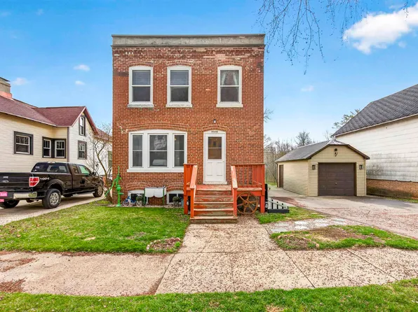 W5642 Fahrenkrug St, Nichols, WI 54152