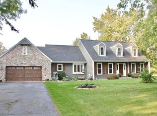 31W660 Nancy Ln, Wayne, IL 60184