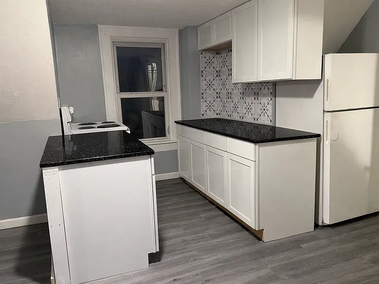 14 Wilbur St #3 — Photo 1