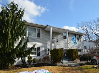 320 Madison Ct, Brick, NJ 08724