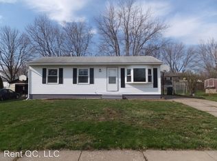 316 W 61st Pl, Davenport, IA 52806