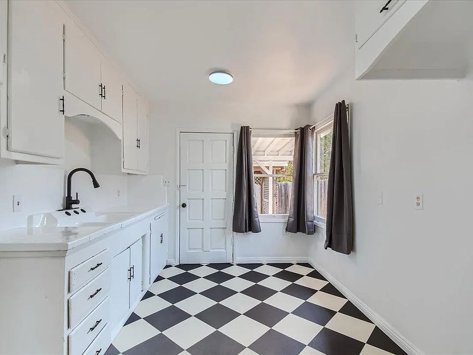 1st image of 1242 Palmer Way