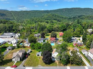 17 Park St, Proctor, VT 05765