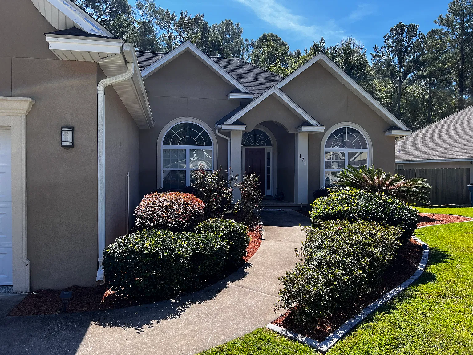 3 bed, 2309 sqft, $2,500 — Photo 2