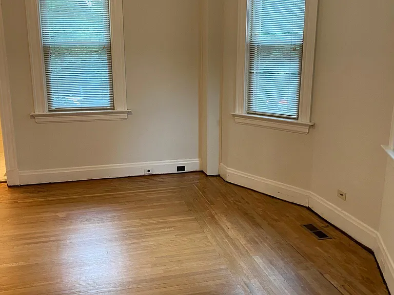 2437 Madison Rd — Photo 9