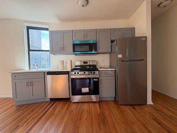 5th image of 211 W 108th St APT 54
