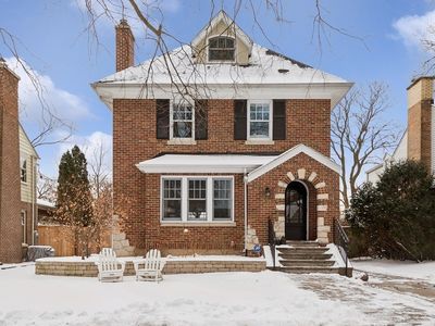 3232 Hartzell St, Evanston, IL, 60201