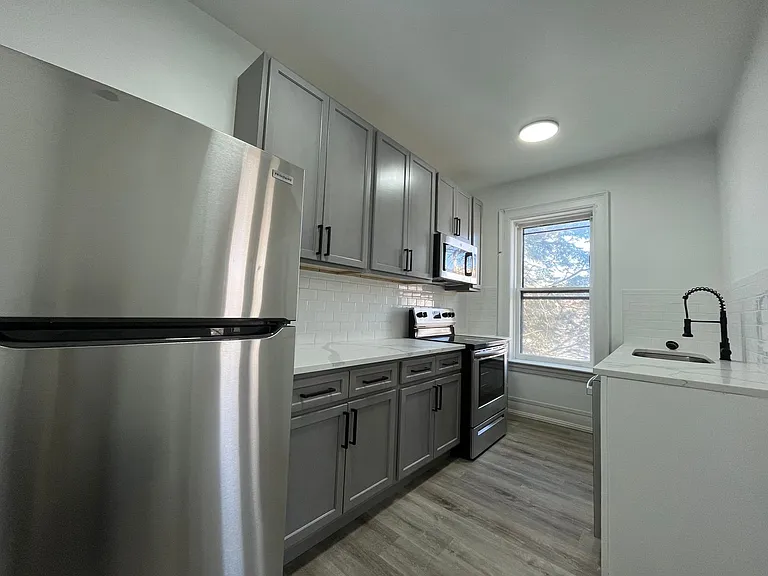 26 Irving Pl — Photo 15