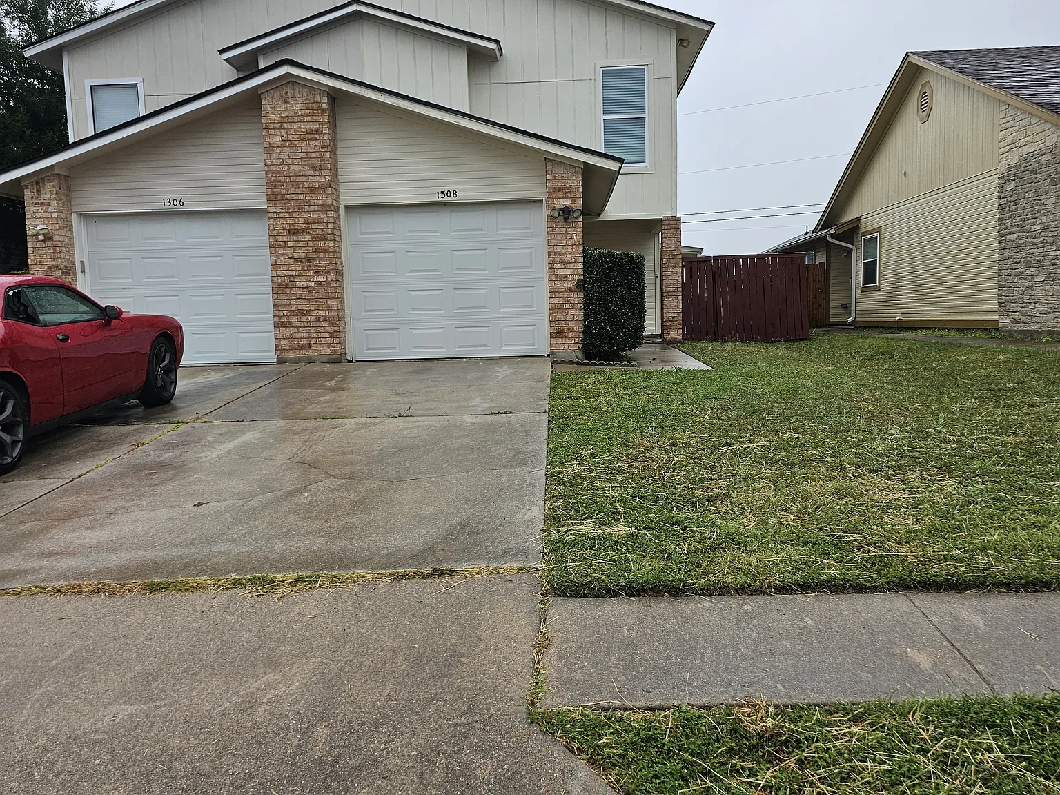 2 bed, 1.5 bath, 1016 sqft, $1,300 — Photo 2