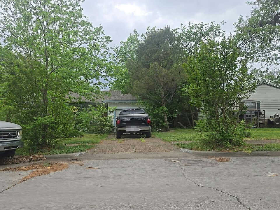 1st image of 840 Bowie St
