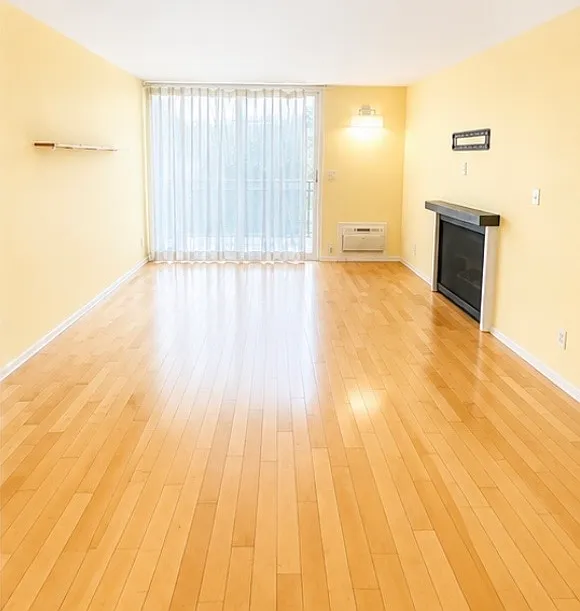 2 bed, 922 sqft, $3,398 — Photo 3
