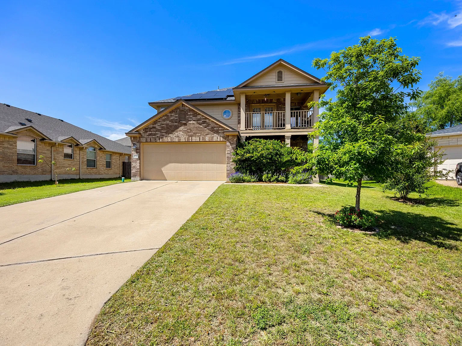 3 bed, 2.5 bath, 2086 sqft, $2,250 — Photo 2