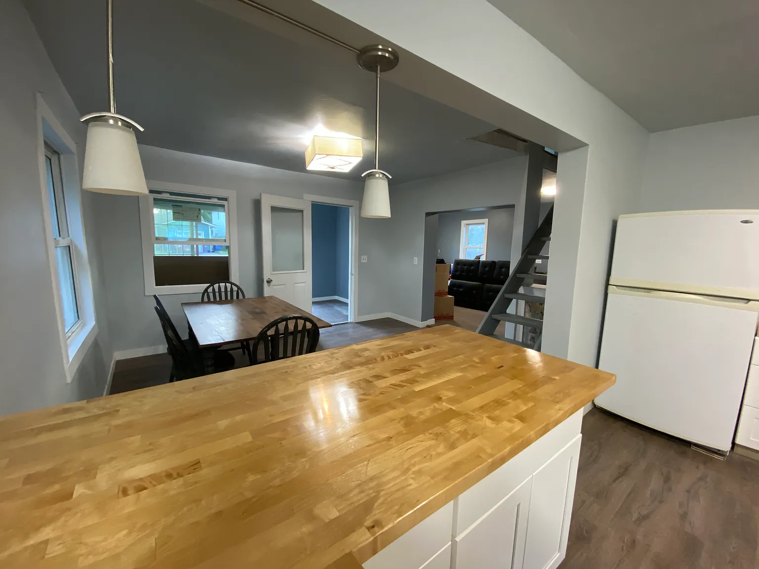 3 bed, 1410 sqft, $1,800 — Photo 2