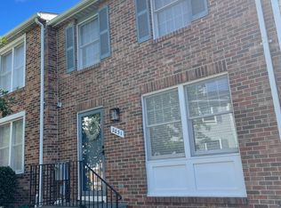 2031 N Glebe Rd, Arlington, VA 22207