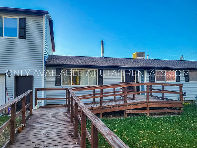 5162 S 800 W — Photo 2