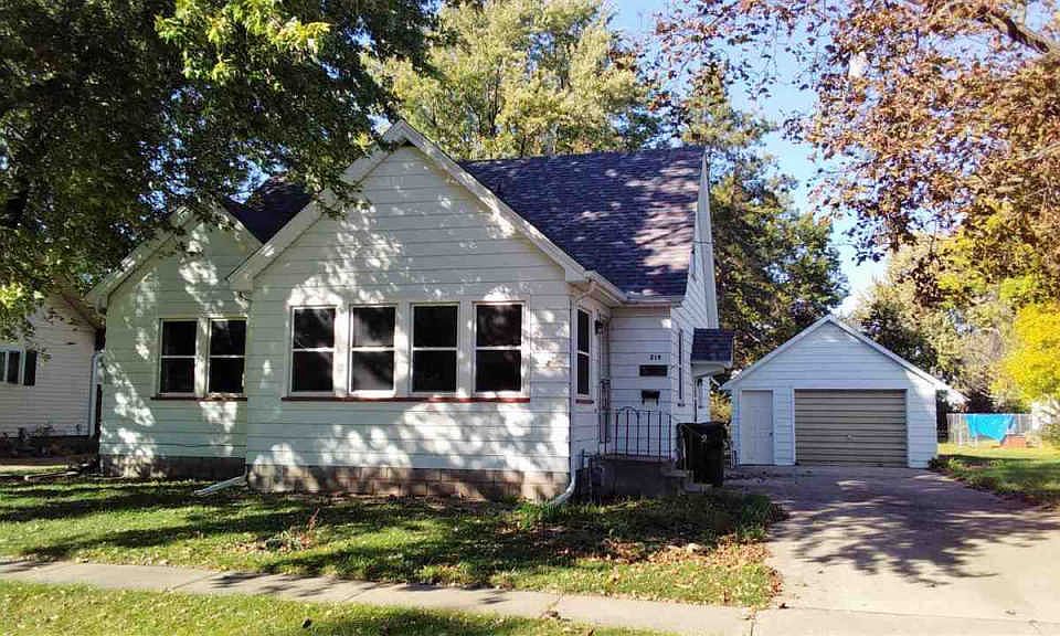 1st image of 219 E South St
