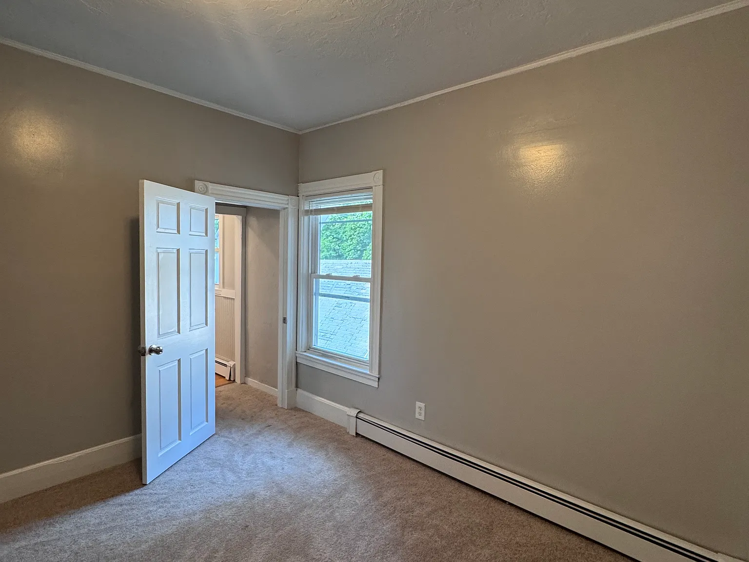 1 bed, 4839 sqft, $1,900 — Photo 4