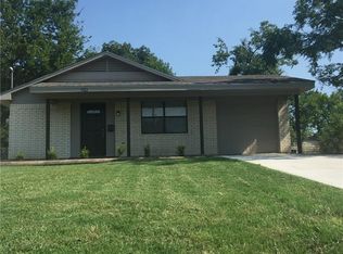 921 Pecan Ave, Wills Point, TX 75169