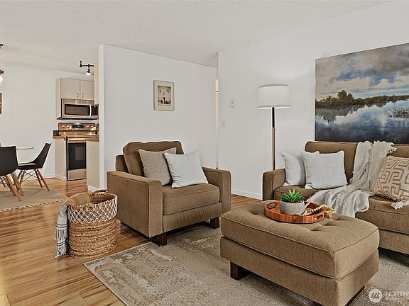 4th image of 10501 8th Avenue NE #406