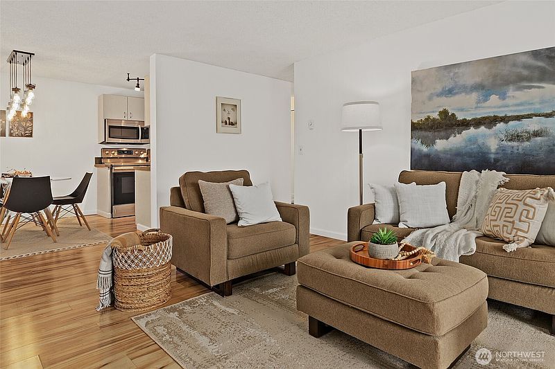 4th image of 10501 8th Avenue NE #406