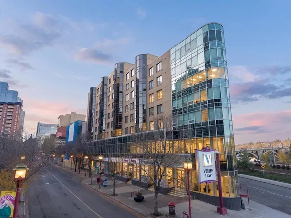 128 S 2nd Ave SE #404, Calgary, AB T2G 5J5