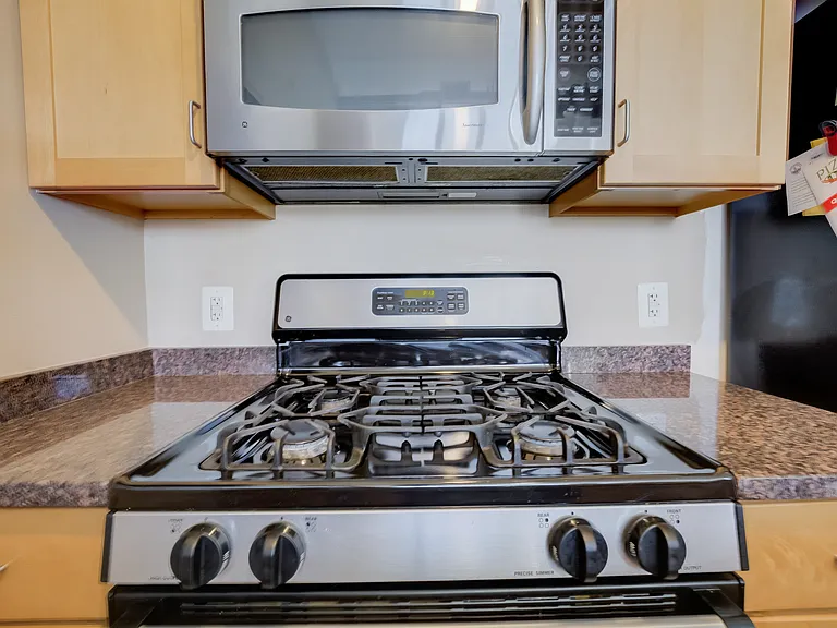 2020 12th St NW #609 — Photo 8