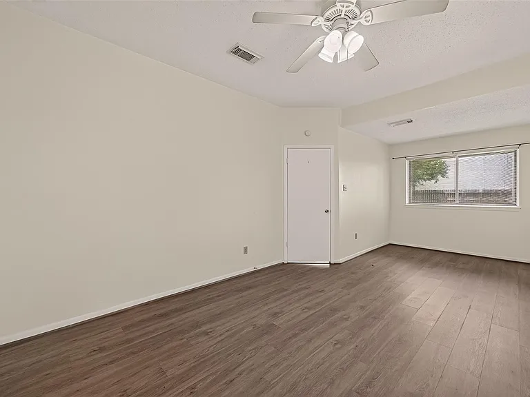 2423 Anthony Hay Ln — Photo 26