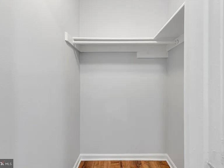 1909 N Rhodes St #25 — Photo 25