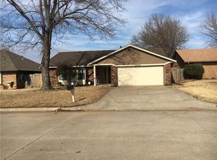 10529 Ricky Ln, Midwest City, OK 73130