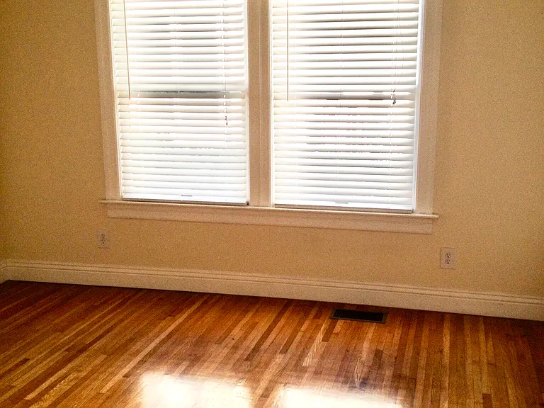 Sun-filled USC student room with refinished hardwood floors - walking distance to campus
