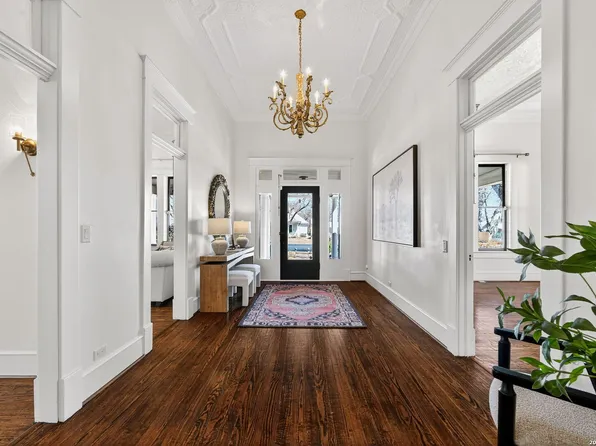 509 W Austin St, Fredericksburg, TX 78624