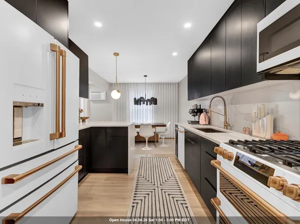 35 Riverview Court image 1 of 33