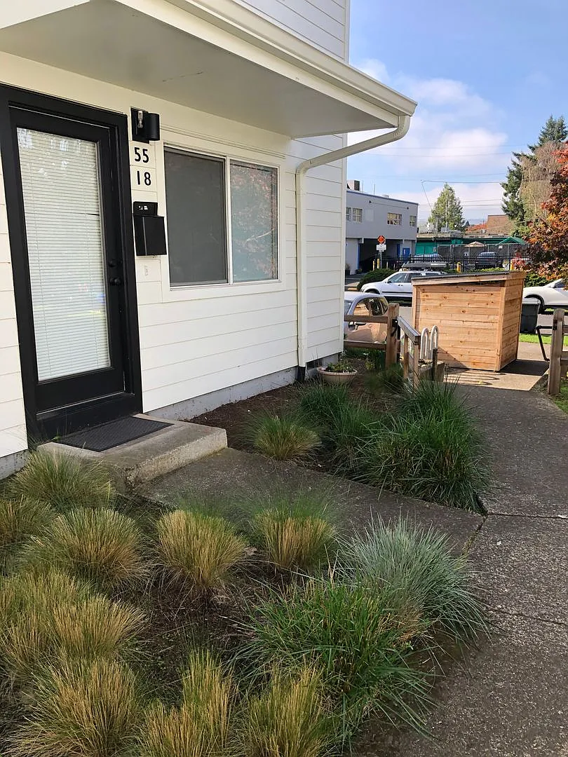 Close-In N PDX Piedmont Neighborhood- Spacious Light & Bright Updated Townhome w/ Wood Floors, Pa... — Photo 3